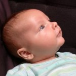 Bagaimana Menghilangkan Kebiasaan Bayi yang Suka Ngiler