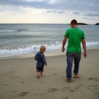 Tips Menjadi Orang Tua dan Sahabat Bagi Anak Di Usia 5-12 Tahun