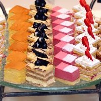 Plus Minus Anak Suka Ngemil