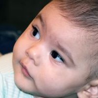 Tips Menangani Bayi Suka Kagetan